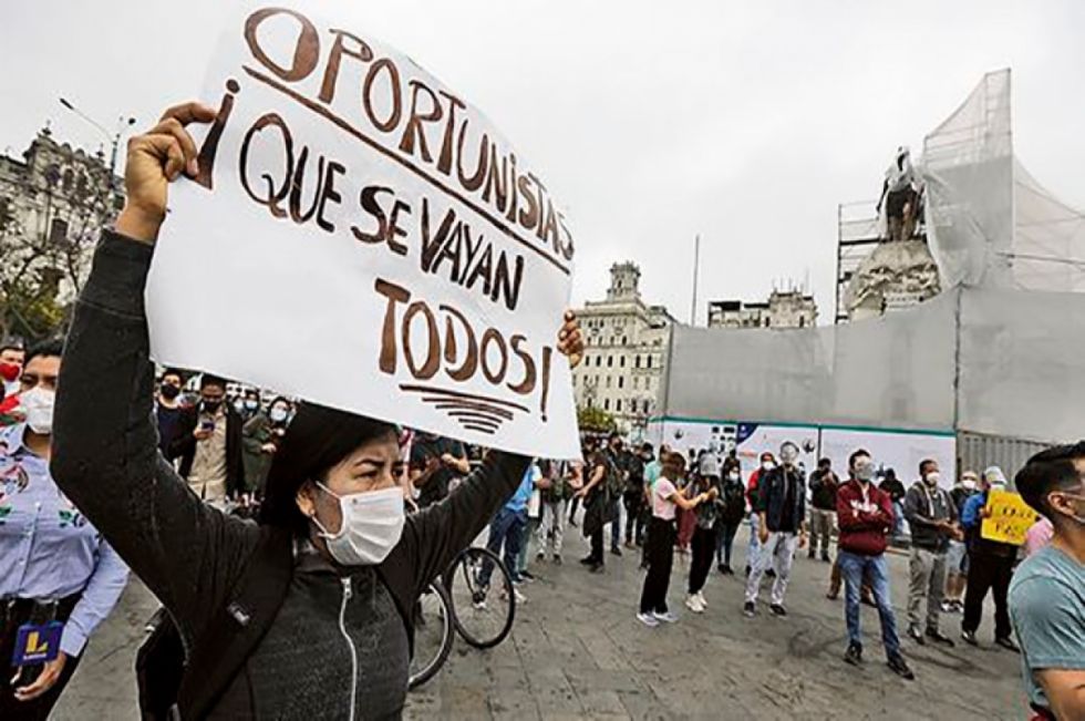 Crece opción de retiro presidencial en Perú