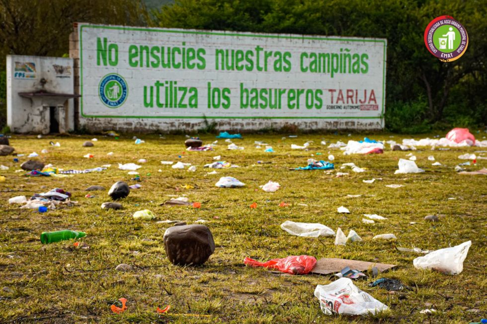 EMAT recogió más de 2 toneladas de basura de Tolomosa - Tarija