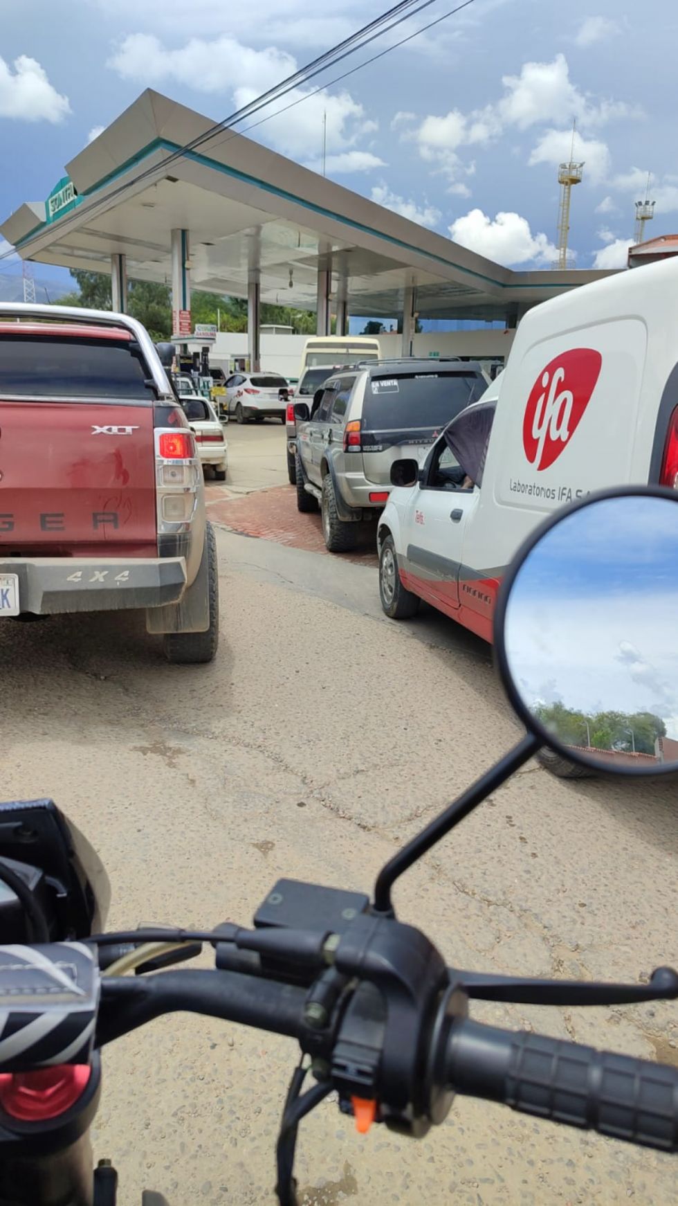 Advierten desabastecimiento de combustible en Tarija