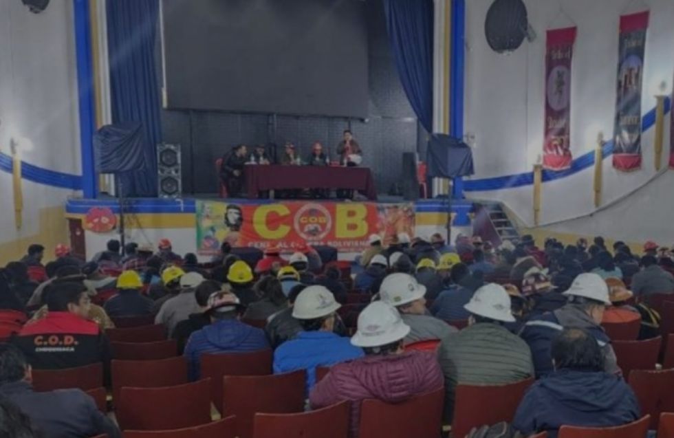 COB pide evaluación de ministros y sugiere que quienes no trabajaron den un paso al costado
