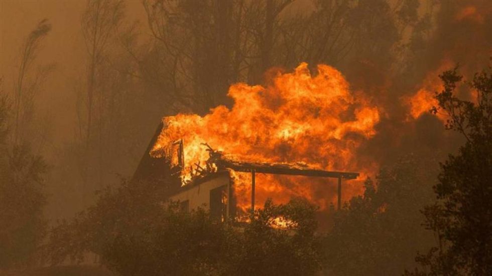 Chile: reportan más de 300 incendios Activos