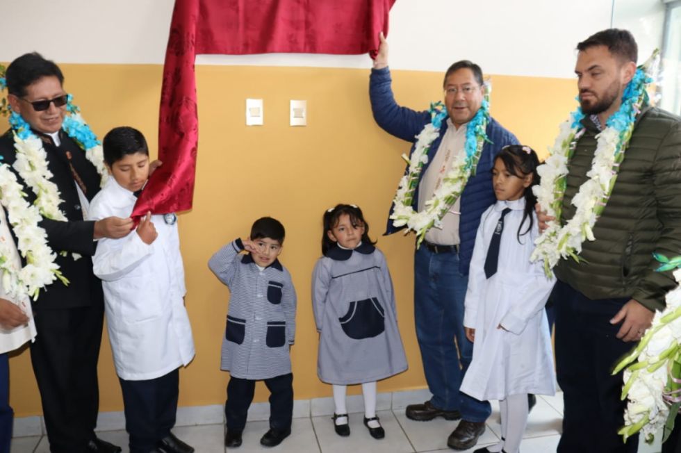 Presidente Arce llama a consolidar la calidad educativa en el país