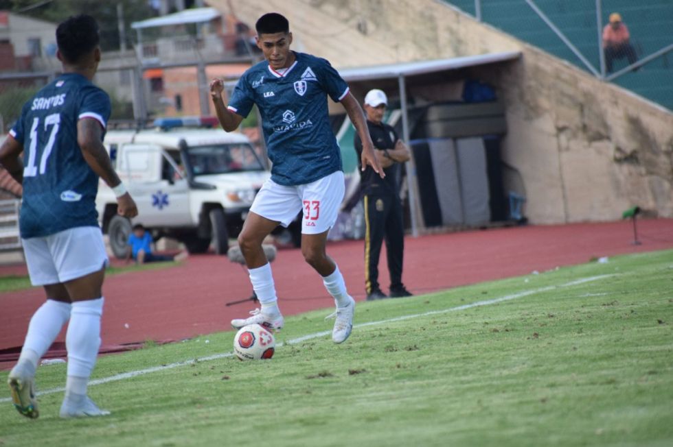 Richard Rojas destaca el debut profesional del tarijeño Cristian Mamani con Real Tomayapo