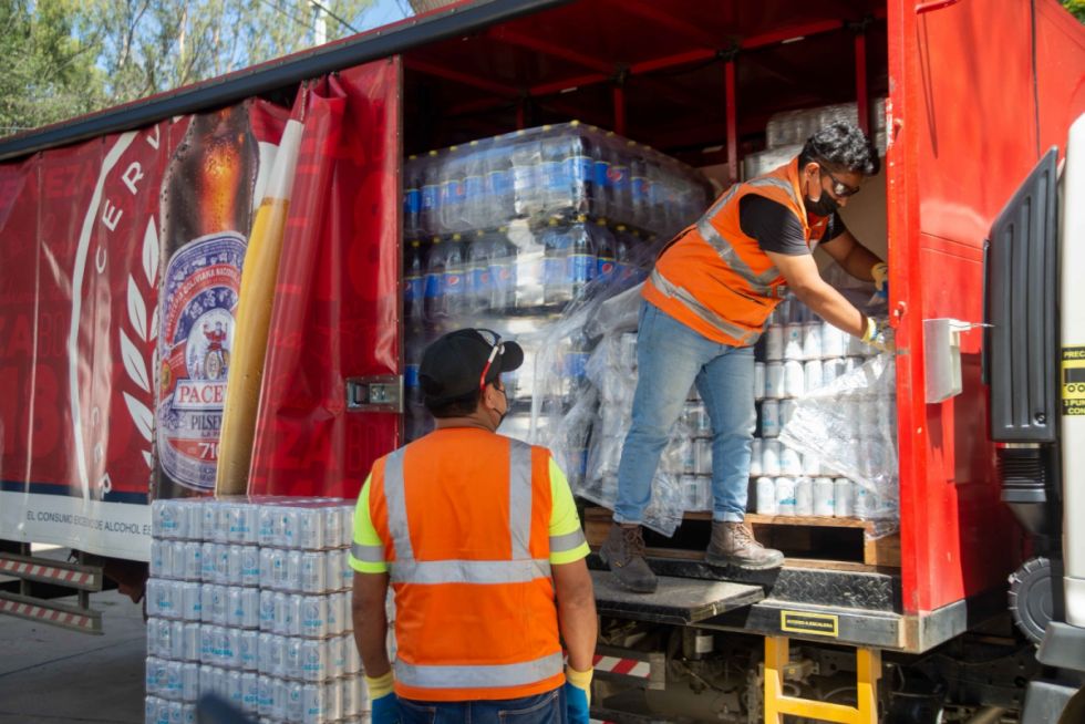 Tarija: CBN entrega más de 4.000 unidades de agua al  Comando Departamental de la Policía