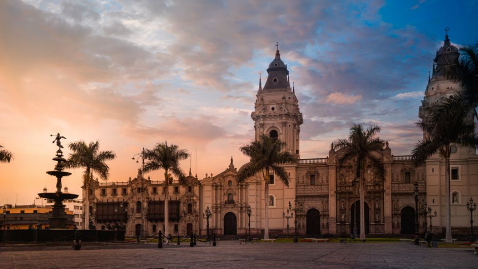 Prohíben protestas en el centro histórico de Lima