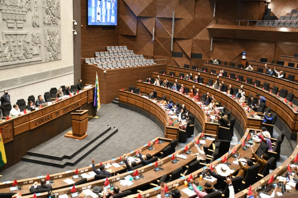 Ley del oro divide a diputados, aún no hay fecha para tratarla