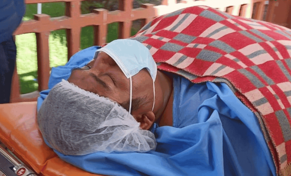 Hospitalizan de emergencia al dirigente cocalero César Apaza; su abogada señala que sufrió embolia