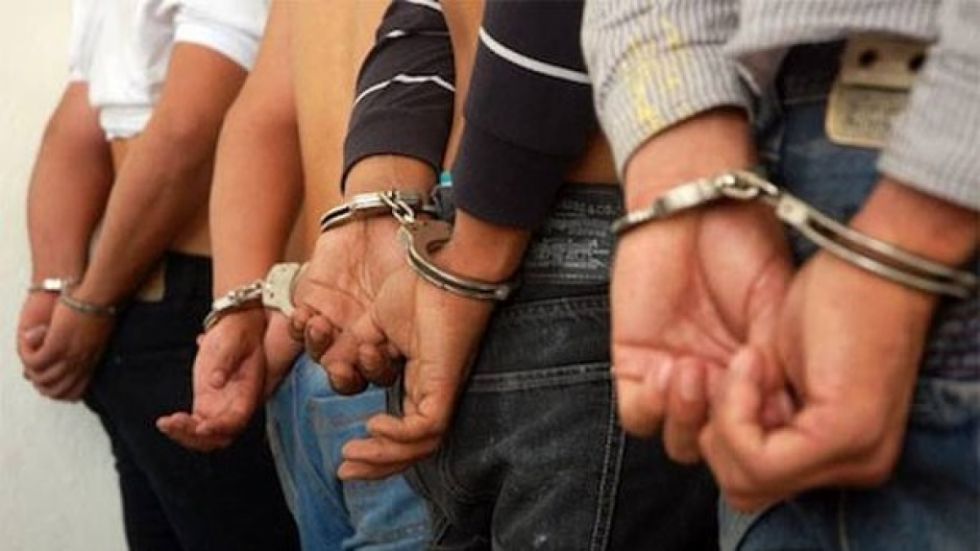 Arrestan a más de 80 funcionarios por consumir bebidas alcohólicas en la Agencia Estatal de Vivienda