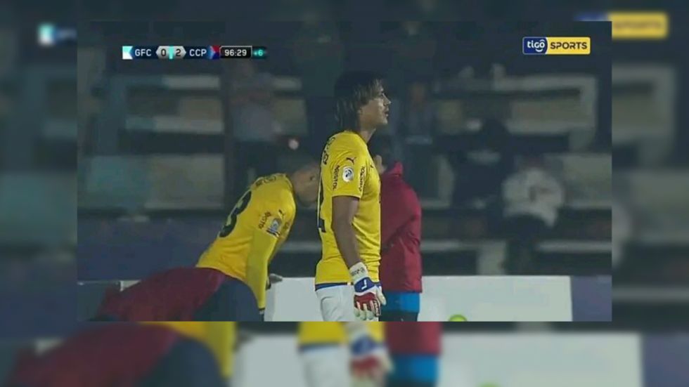(VIDEO) Martins entró al arco en Cerro Porteño