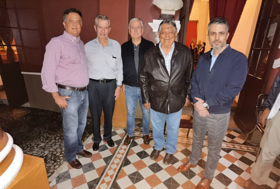 Marcelo Pantoja, Mauricio Peró, Gonzalo Azurduy, Jaime Paz y Ricardo Baldiviezo