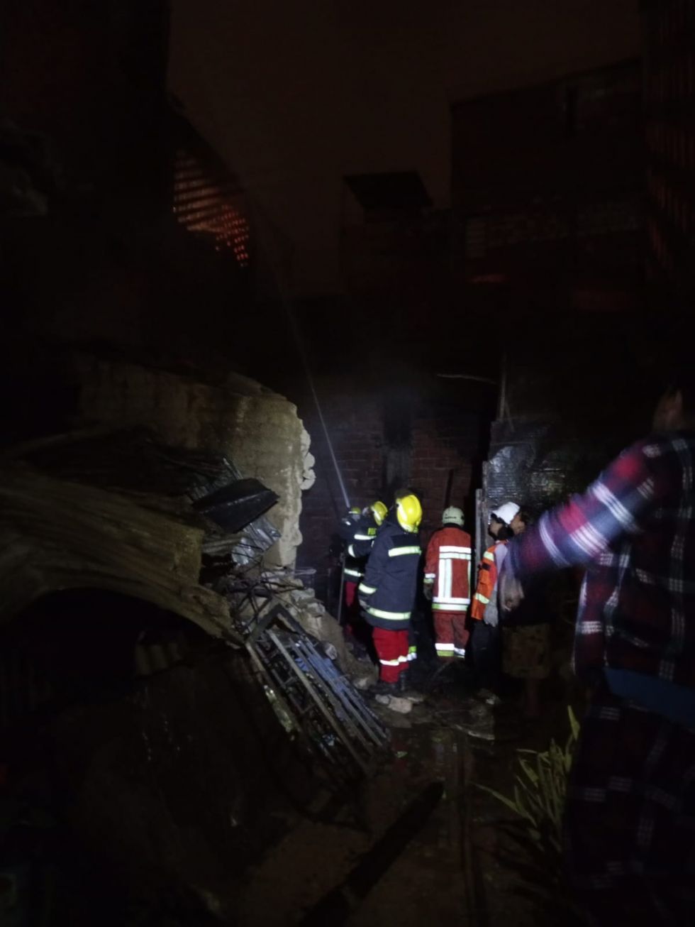 Dos incendios movilizaron a bomberos el martes de albahaca en Tarija