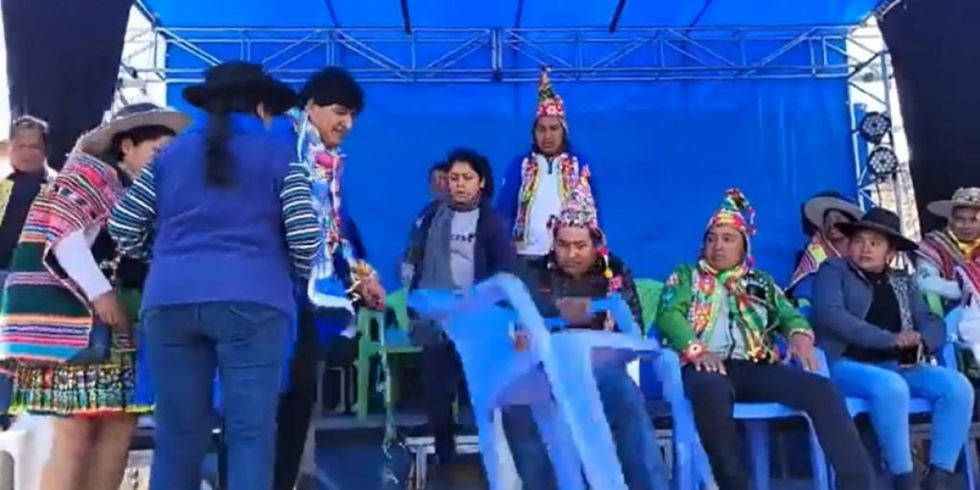 Se molestó con Evo por politizar la cultura, habla el funcionario que le retiró la silla al expresidente