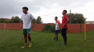 Dos campeones nacionales Sub-19  entrenan en Atlético Ciclón 	