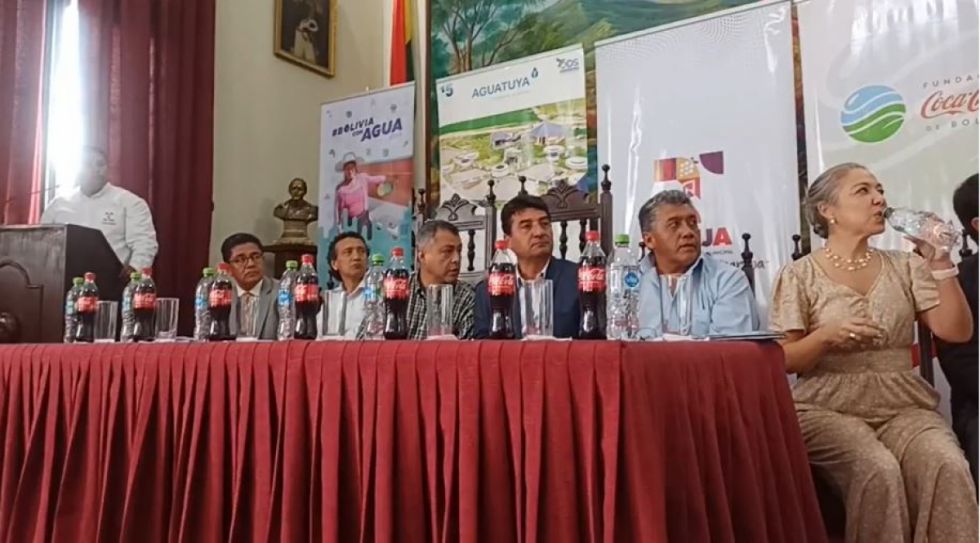 Alianza con Coca Cola permitirá acceso al agua para 605 familias de Tarija