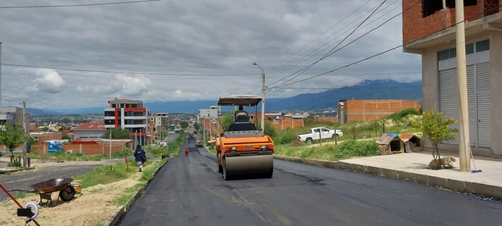 Alcaldía de Tarija asfalta 12 mil metros en avenida Gran Chaco 