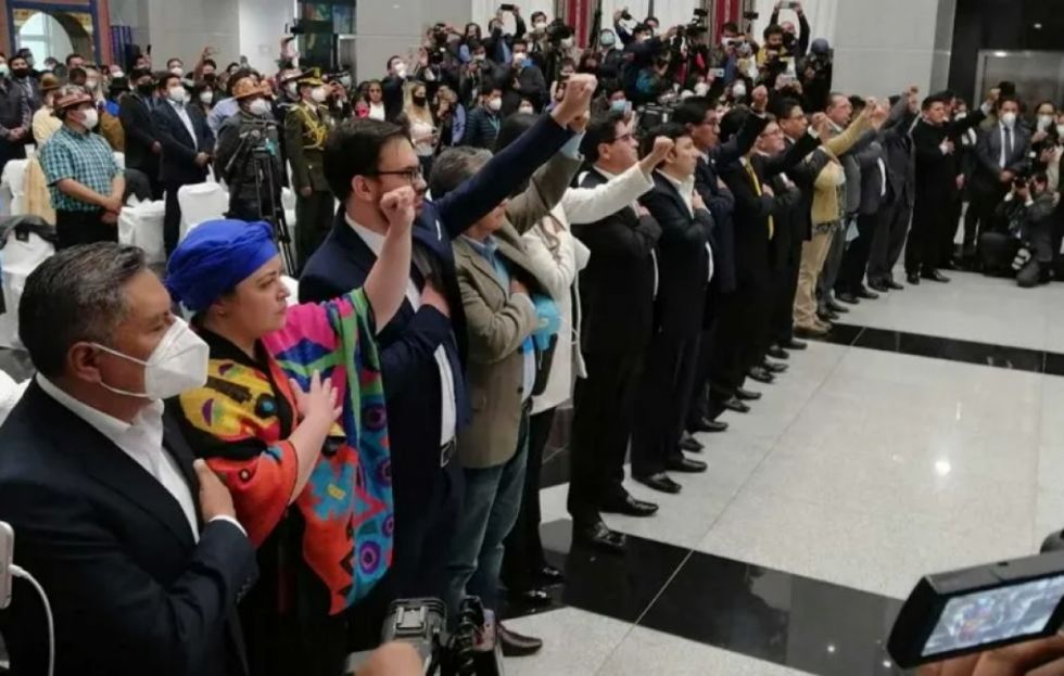 En la política boliviana, ser mujer cotiza “a la baja”