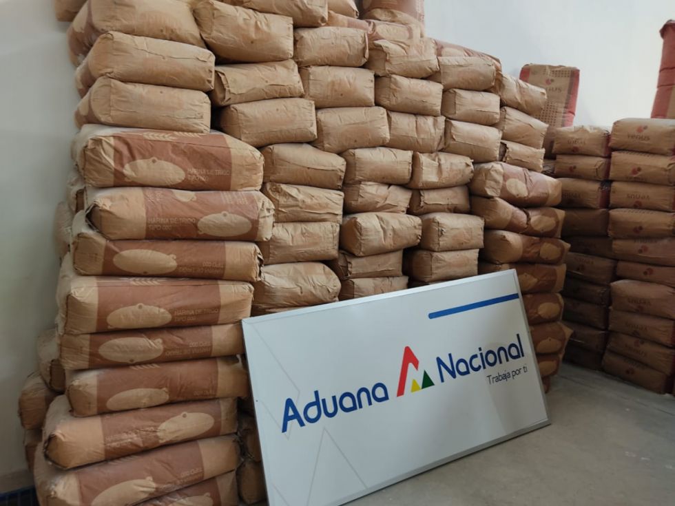 Allanan panadería y encuentran harina argentina ilegal
