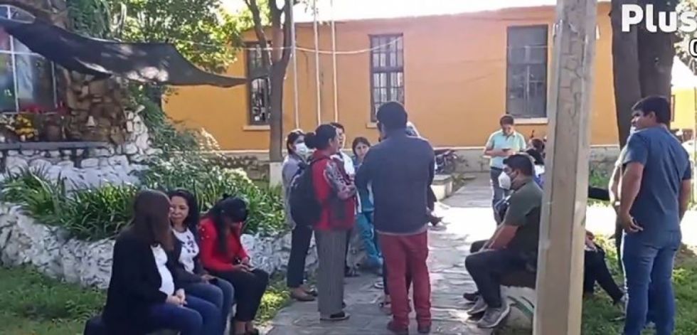 Trabajadores del Sedes Tarija en paro por bono refrigerio
