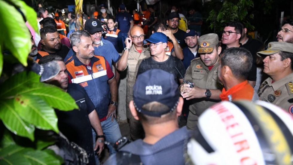 Un deslizamiento de tierra en Brasil deja 8 muertos, cuatro de ellos menores de edad