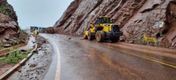 Derrumbe en la carretera al Chaco genera retrasos al sector transportista