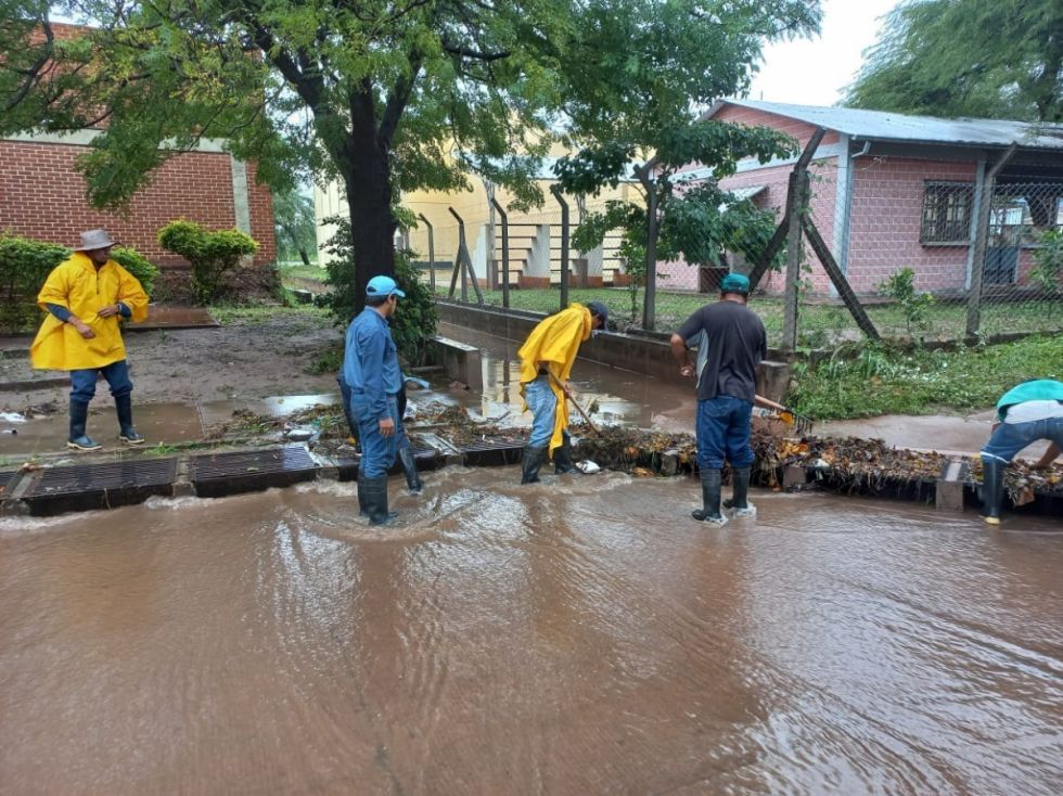 Villa Montes: Una torrencial lluvia afectó a unos 10 barrios