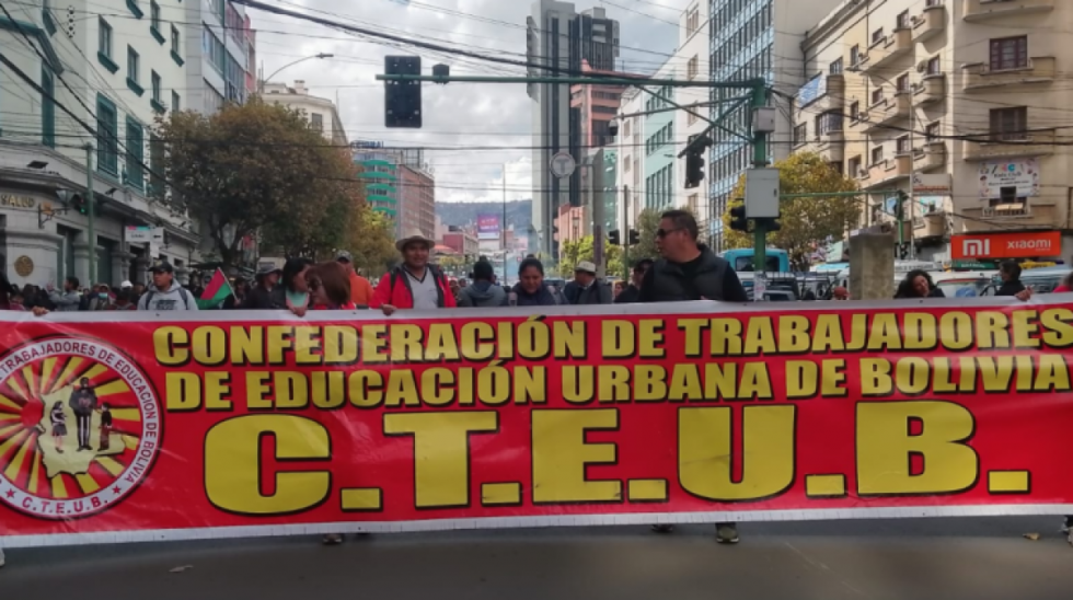 Magisterio anuncia que cerca de 3 mil maestros arribarán a La Paz para reforzar protestas