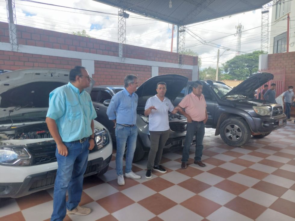 Capacitan a técnicos mecánicos en conversión vehicular a GNV
