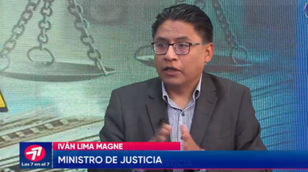 Gobierno desahucia propuesta de Juristas porque dice que no respeta la CPE, considera que el TCP la rechazará
