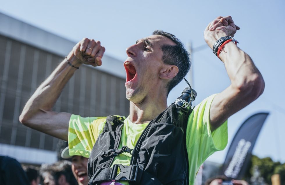 Álex Roca, primer deportista con parálisis cerebral que completa la Maratón de Barcelona
