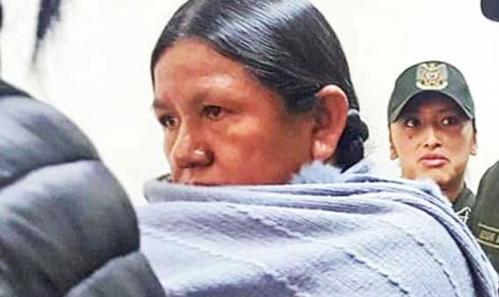 Fiscalía investiga a la exministra Achacollo por movimientos financieros sospechosos