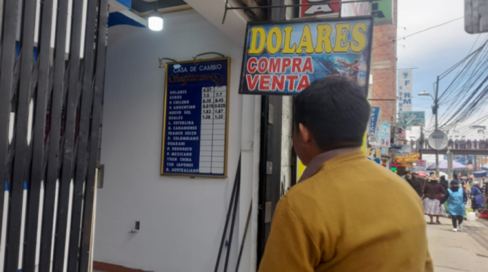 Defensa del Consumidor recibe 100 denuncias de venta del dólar por encima de Bs 7, anuncia procesos contra casas de cambio 