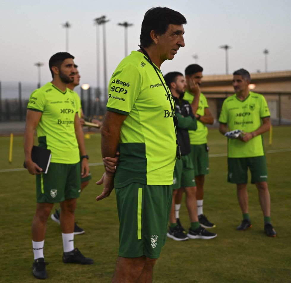 Costas rinde examen al mando de la Selección Boliviana 