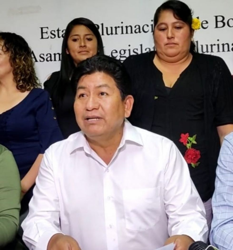 Ministro Montaño llama "sinvergüenza" al Gobernador Óscar Montes