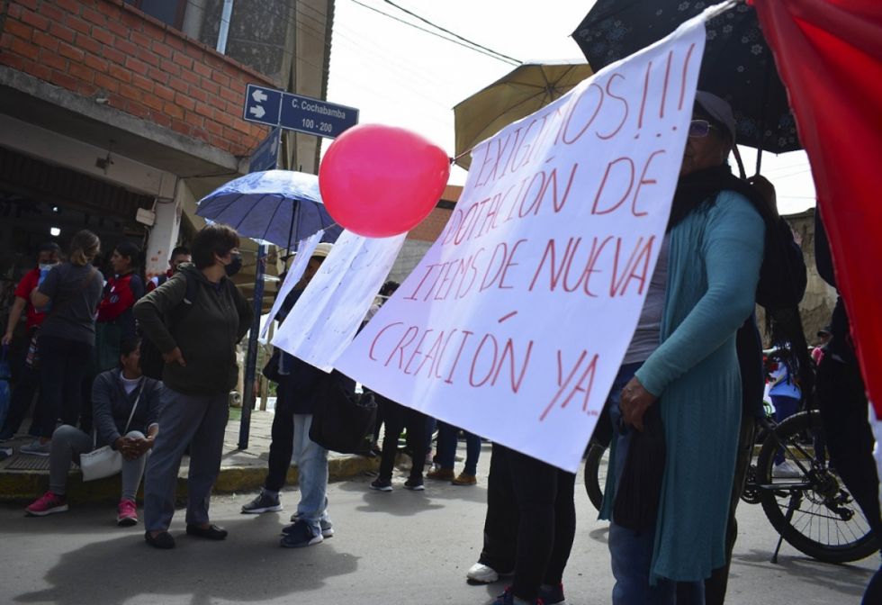 Maestros advierten con un nuevo paro de 48 horas