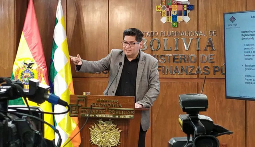 El Gobierno señala que la economía ‘está pagando facturas’ y que el ‘mar de gas’ era mentira