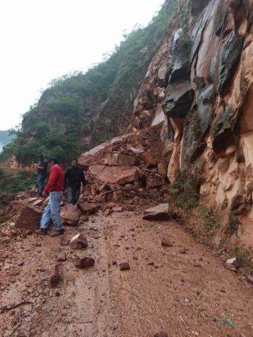 Al menos 5 derrumbes se registraron en las carreteras de Tarija 