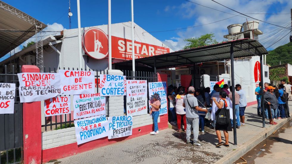 Toman instalaciones de Setar Yacuiba por constantes cortes de energía eléctrica