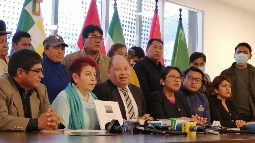El ‘evismo’ denuncia corrupción en YPFB y anuncia investigación legislativa