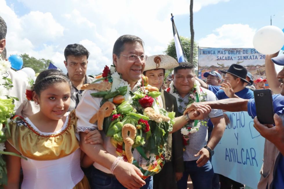 Arce promete un módulo de la UAJMS en Caraparí 
