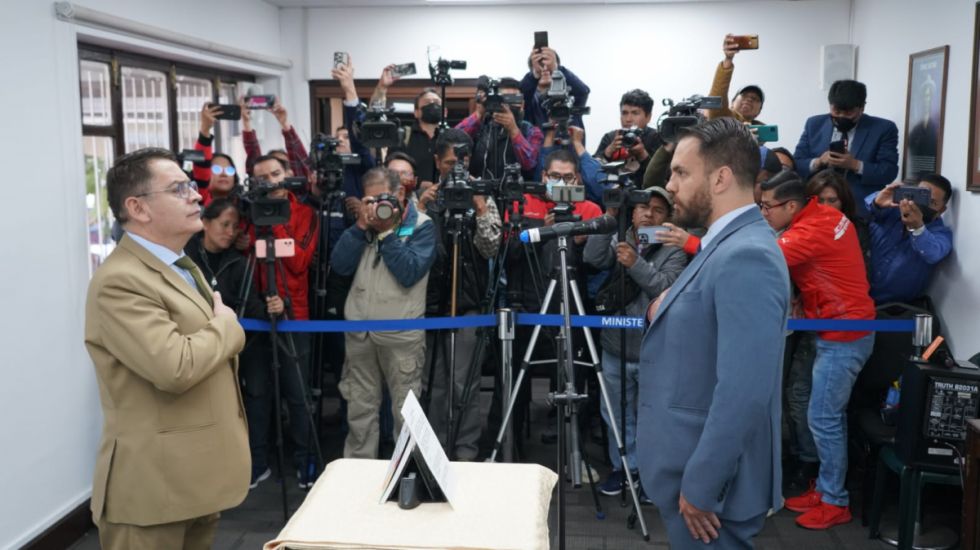 El excomandante Jhonny Aguilera es posesionado como el nuevo Viceministro de Régimen Interior y Policía