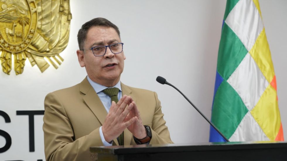 Del policialismo y la caída de Poma al cable del “sinvergüenza” 