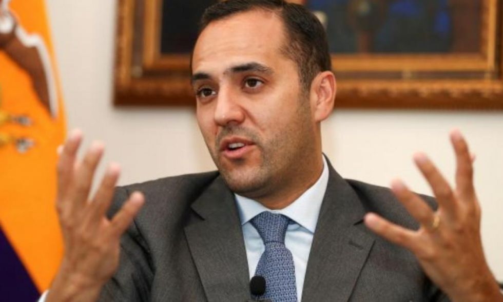 Canciller de Ecuador renuncia a su cargo