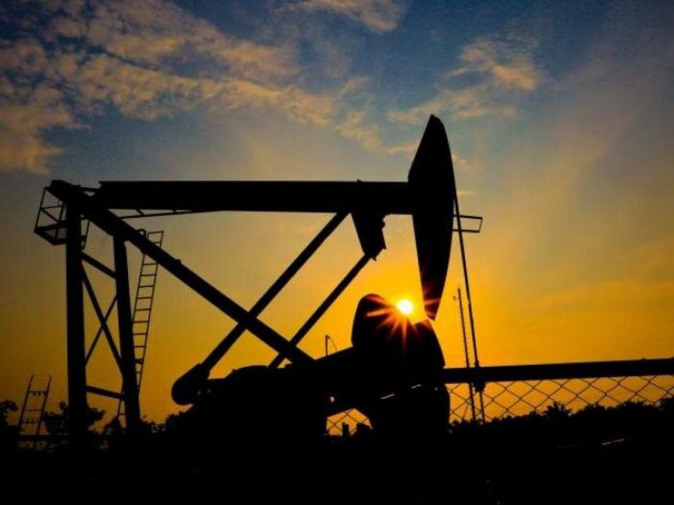 OPEP+: anuncian recorte en la producción de petróleo