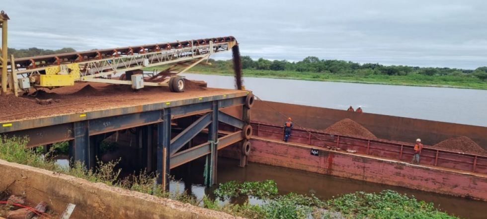 Proyectan exportar 255.000 t de hierro por Puerto Busch