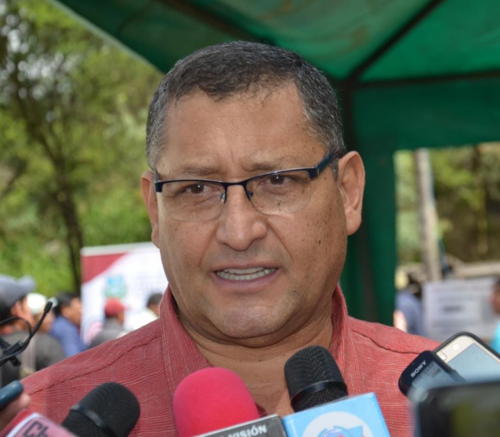 Montes coordina con alcaldes actos del 15 de abril