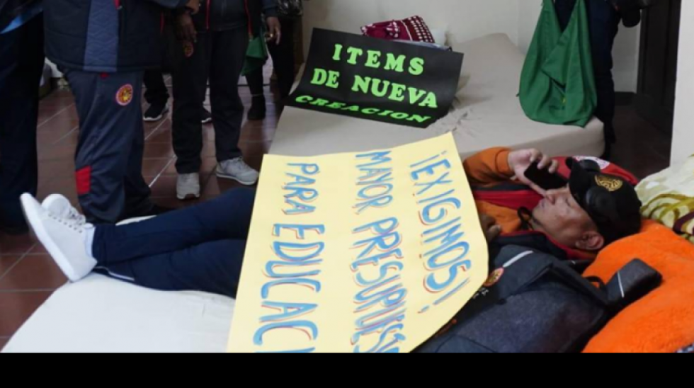 Magisterio se reunirá con el Gobierno el lunes, no levantarán medidas de protesta