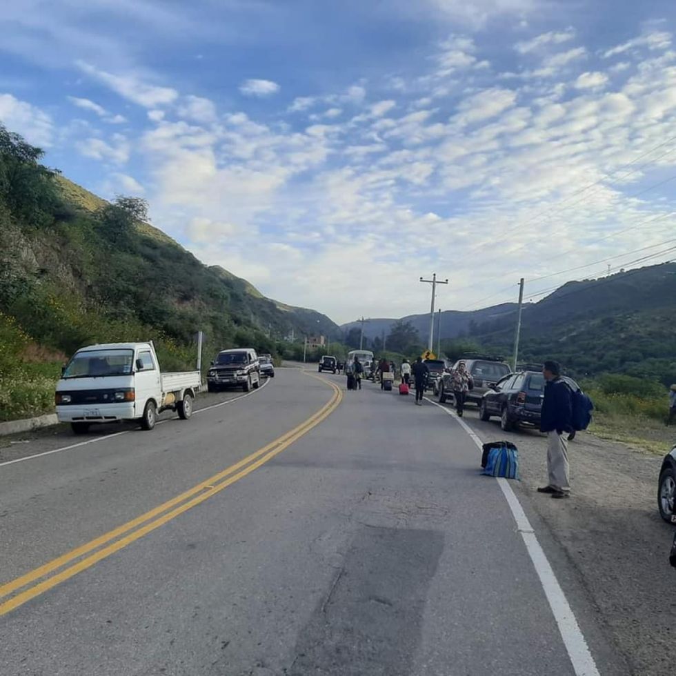 Bloquean la carretera Sucre-Potosí, piden una “Ley de Recursos adicionales de Margarita-Huacaya”