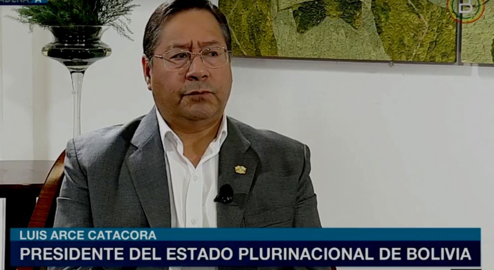 Arce asegura que la economía boliviana crece y promete industrializar el país 
