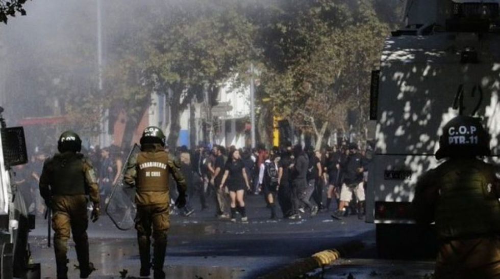 Chile: Estudiantes protestan contra la ley de seguridad