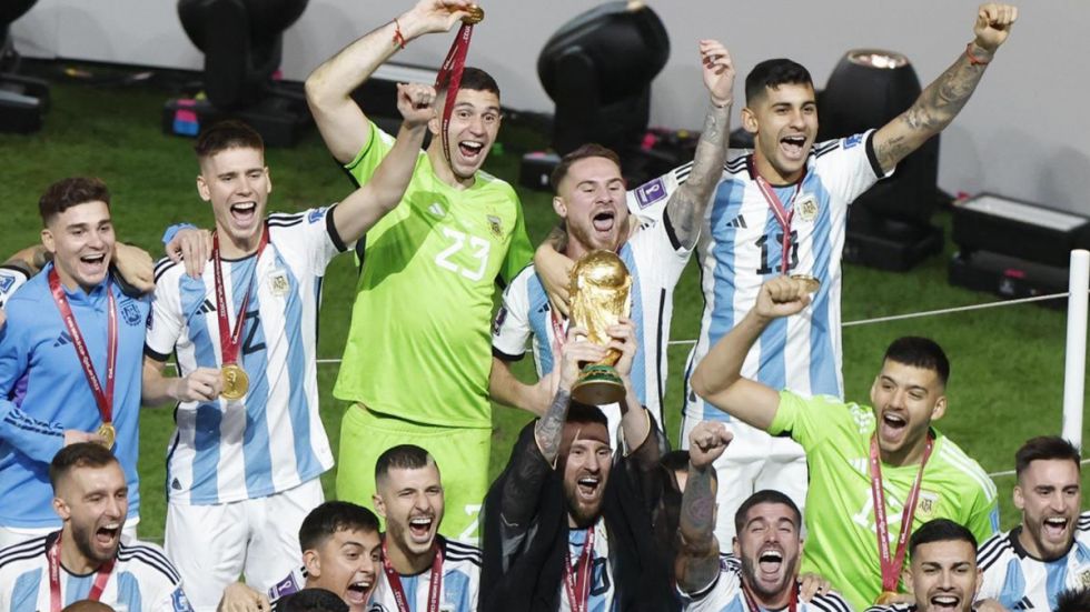 El campeón del mundo por el que va el Barcelona a pedido de Xavi